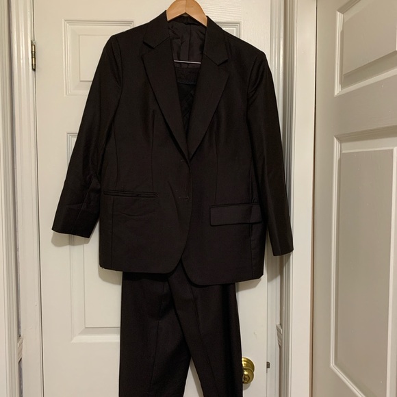 Classic Brown Suit - Picture 7 of 7